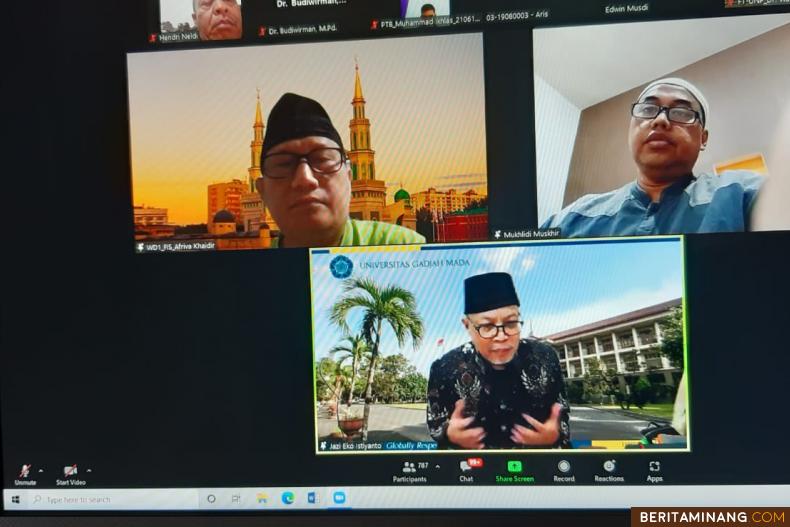 Kegiatan Subuh Mubarak Universitas Negeri Padang secara virtual pada Jumat (20/8) pagi ini.
